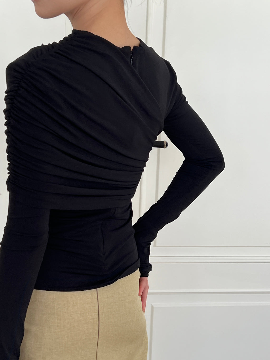 AGRA SWEATER TOP
