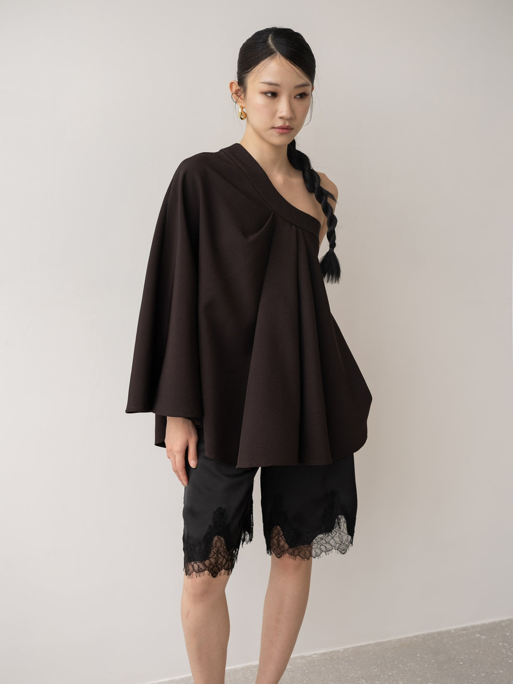 SAVA ONE SHOULDER CAPE TOP