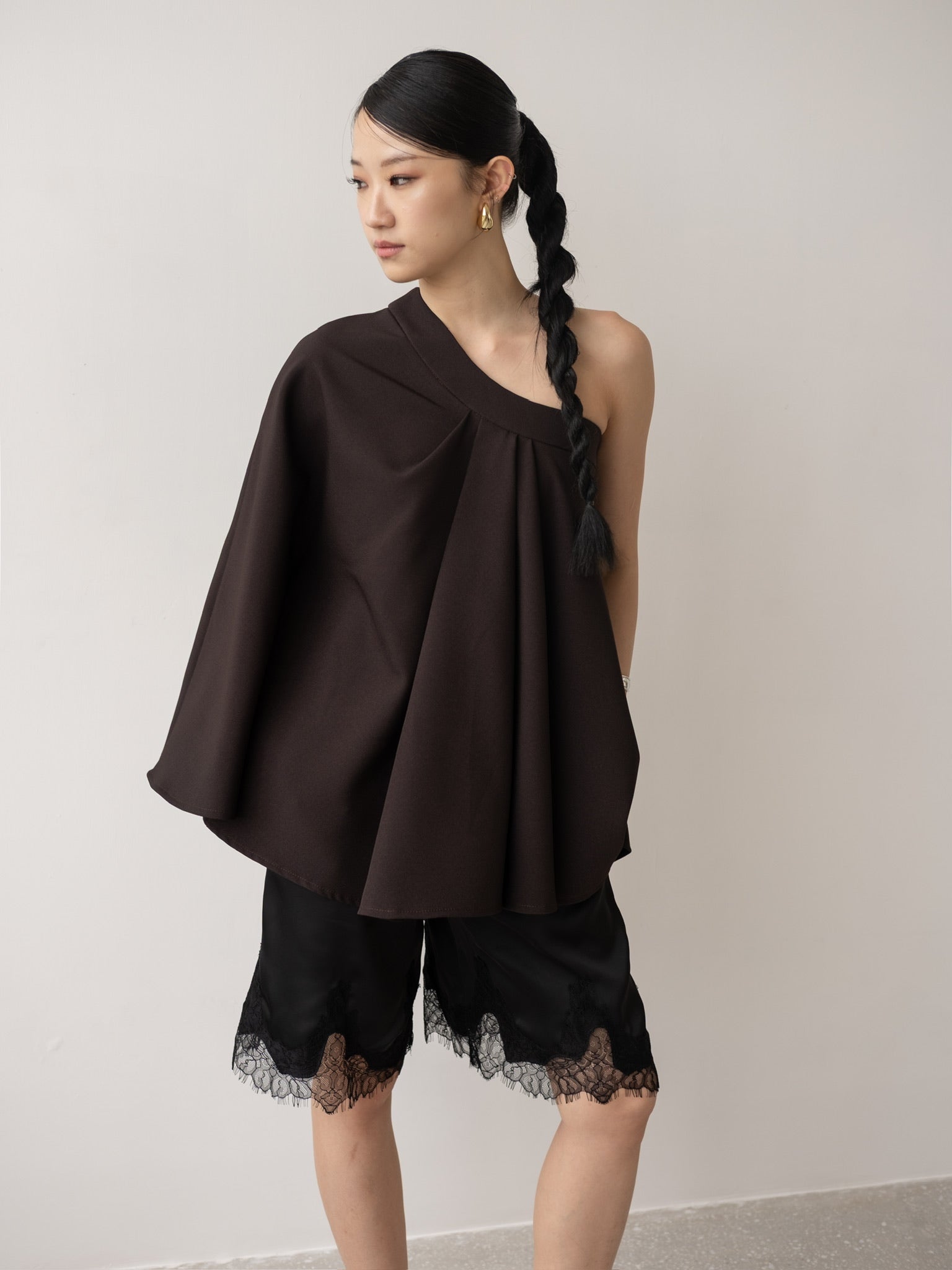 SAVA ONE SHOULDER CAPE TOP