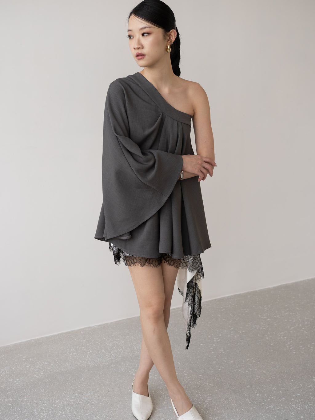 SAVA ONE SHOULDER CAPE TOP