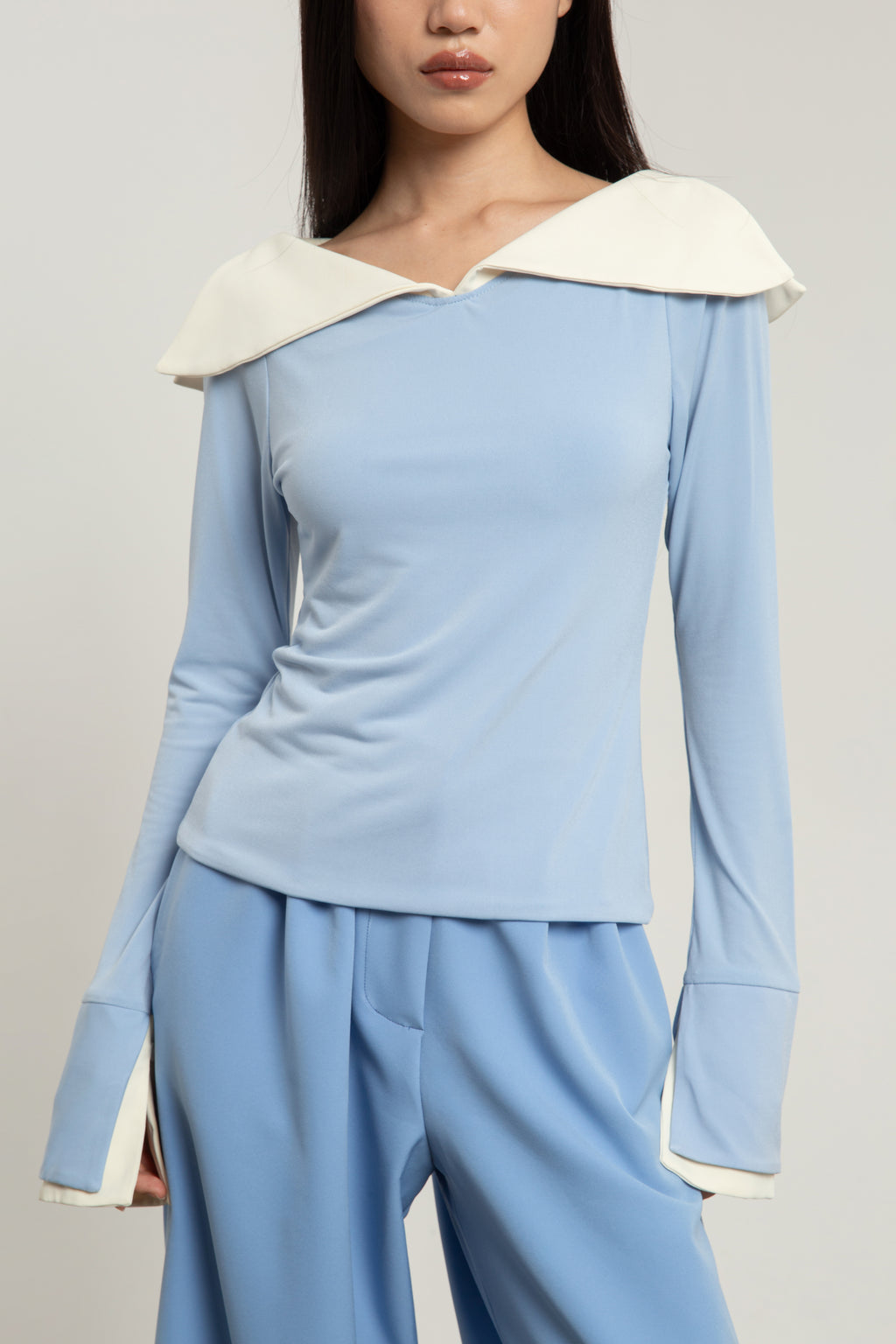 LORA SWEATER